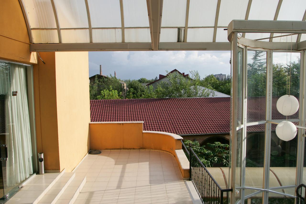Отель Eleon Кутаиси Экстерьер фото